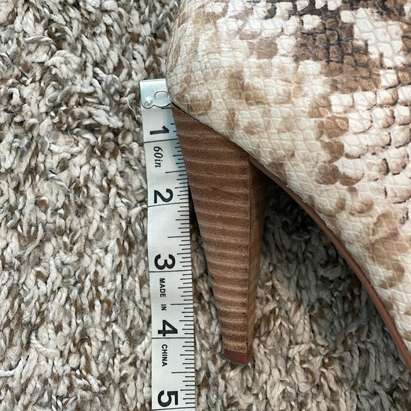 Vince Camuto, Snakeskin Peep Toe Bootie size 5.5 - Picture 11 of 11